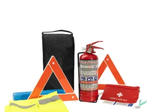 Kit para Auto - Incluye: Bolso con 01 extintor PQS 1 kg,  Botiquín, Chaleco reflector y Triángulo.